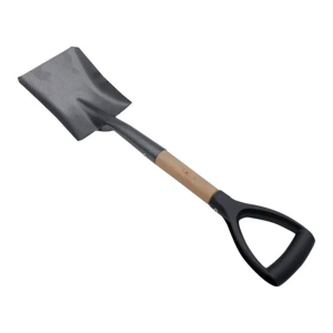 Detalle de la pala carbonera, mostrando su mango resistente al calor.